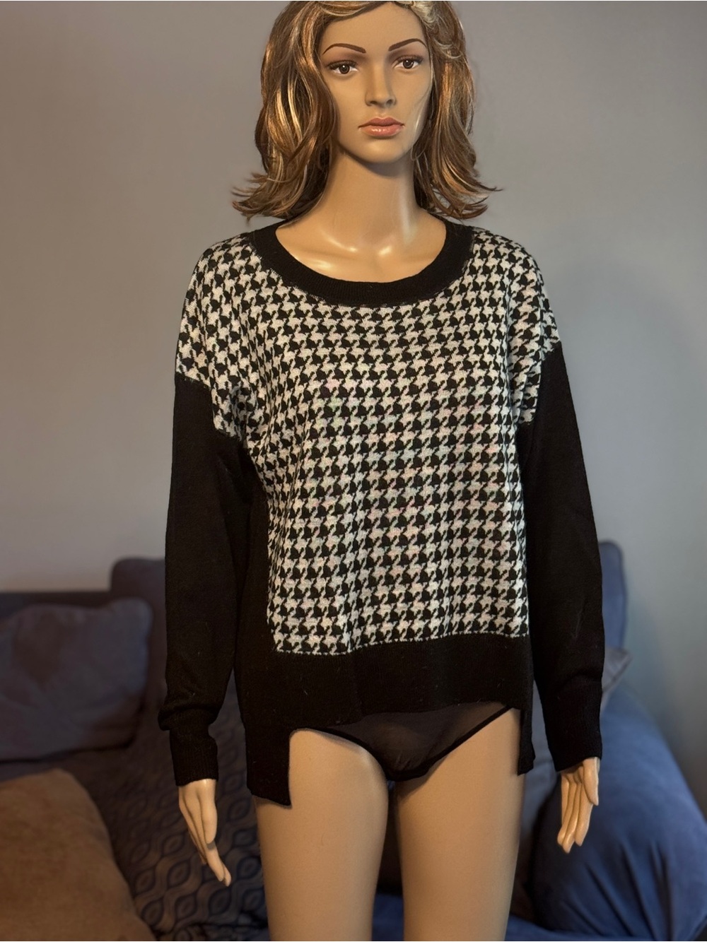 Ellen Tracy Black & White Houndstooth Crewneck Sweater